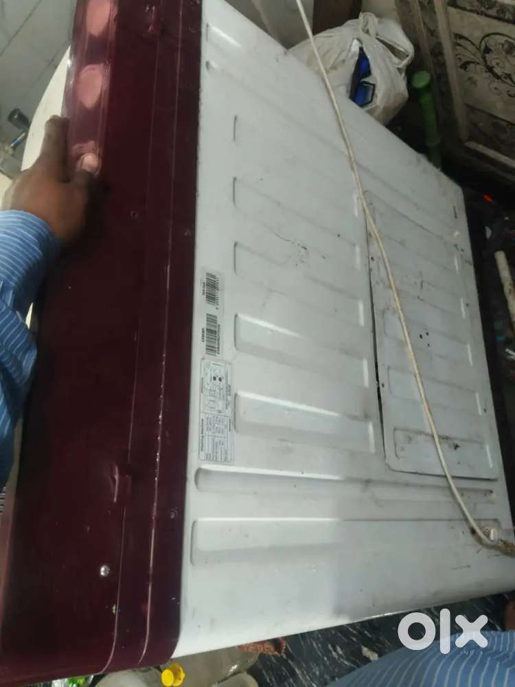 Phone Lena hai isliye bech Raha hu