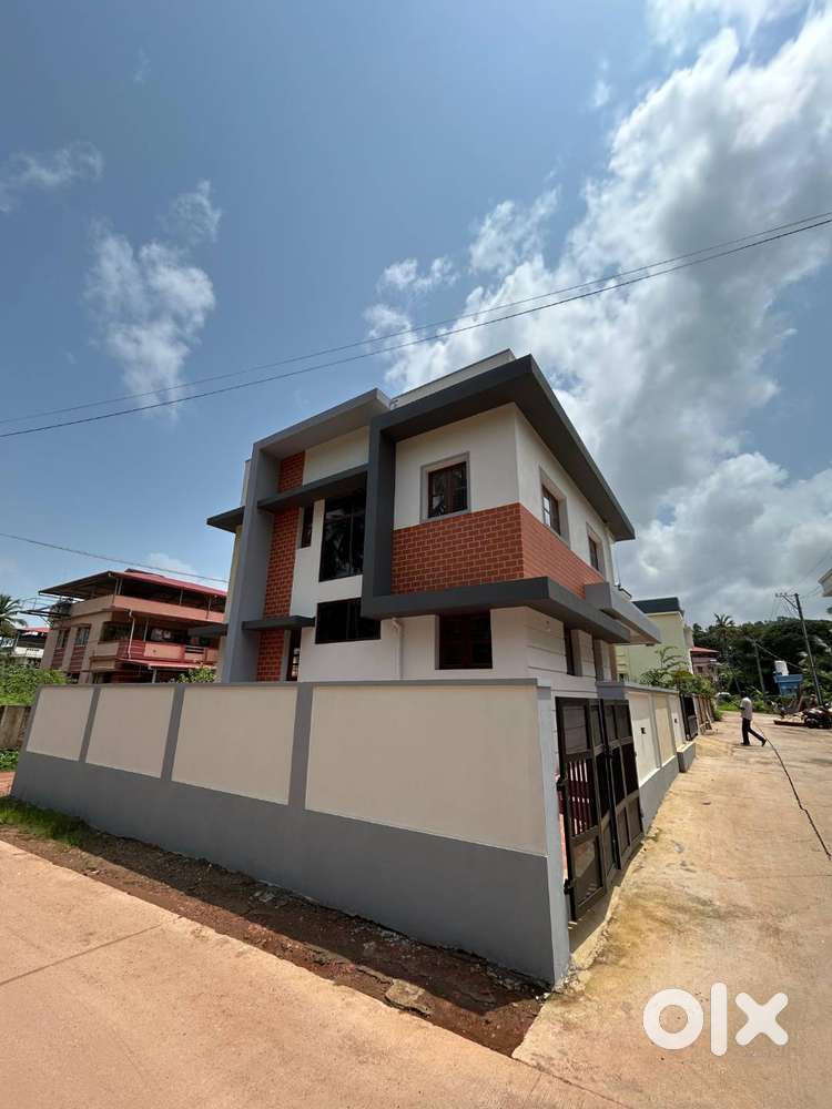 New 3 BHK Villa in Derebail near Nagakanika Temple.