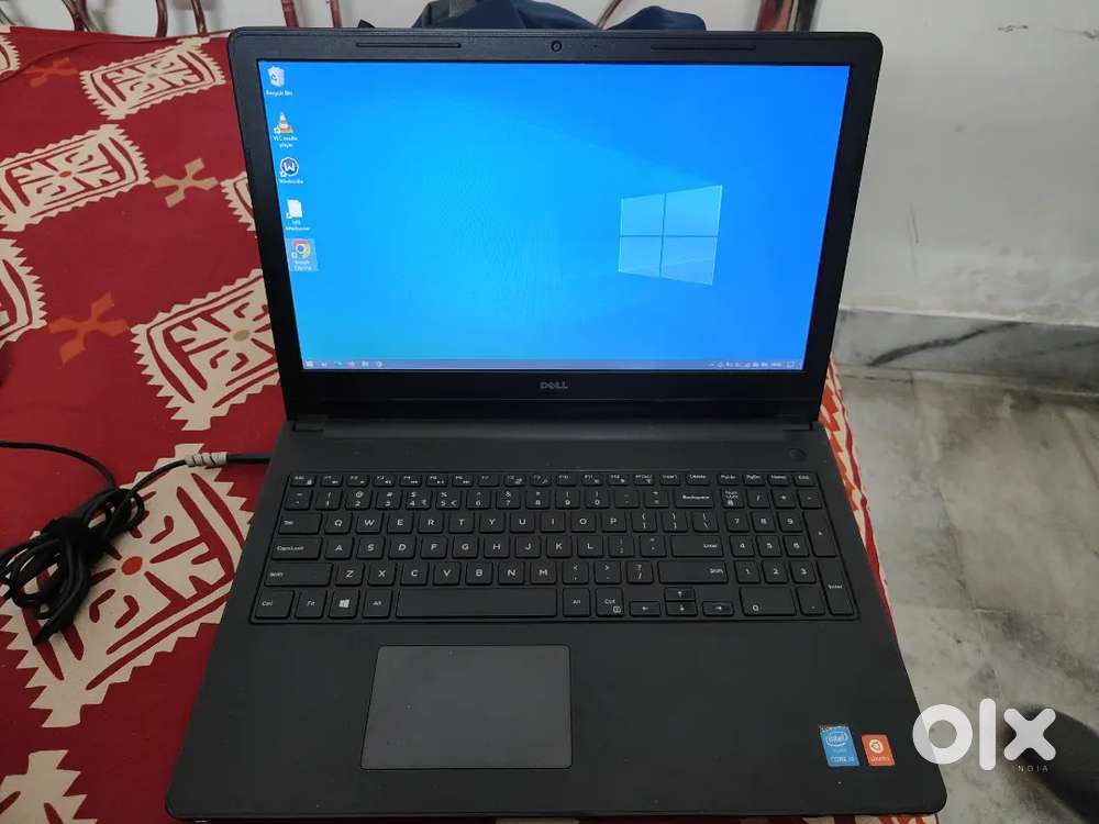 Dell Inspiron 3558 Laptop: Core i3 (5th Gen), 4GB RAM, 1TB Storage