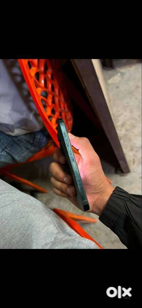 13 PRO GREEN COLOUR 128GB MINT CONDITION