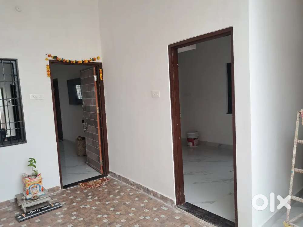 1 single room for girl student or working women