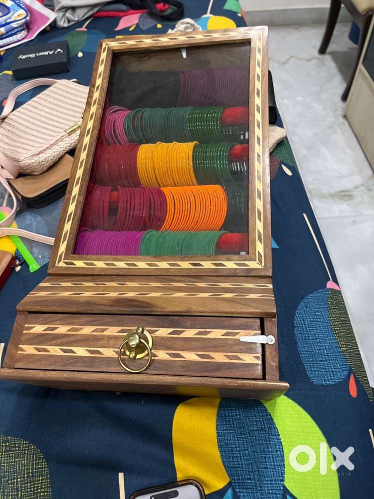 Bangle box