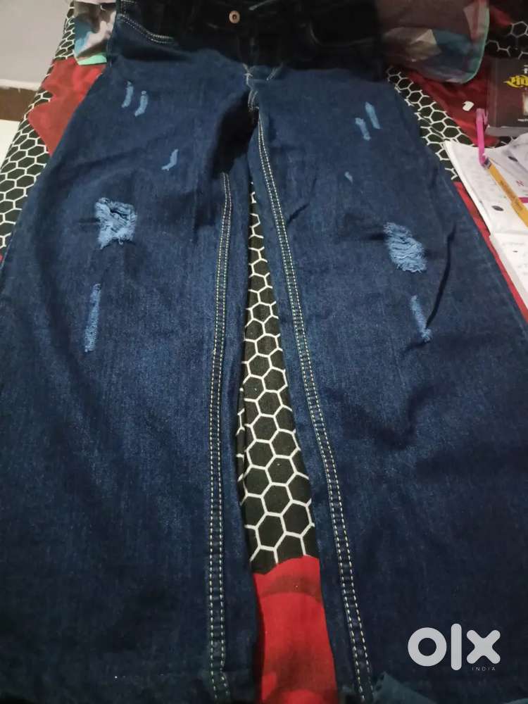 Bilkul new jaise clothes bo bhi kam paiso me kurti tops jeans. Onepiec
