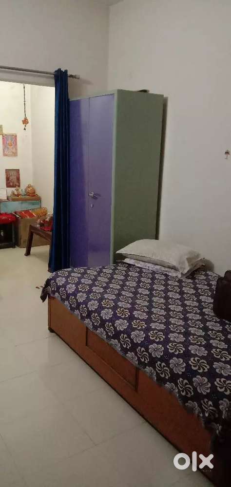 Fully furnished 1BHK flat available for PG for girls@Rs7000 with food