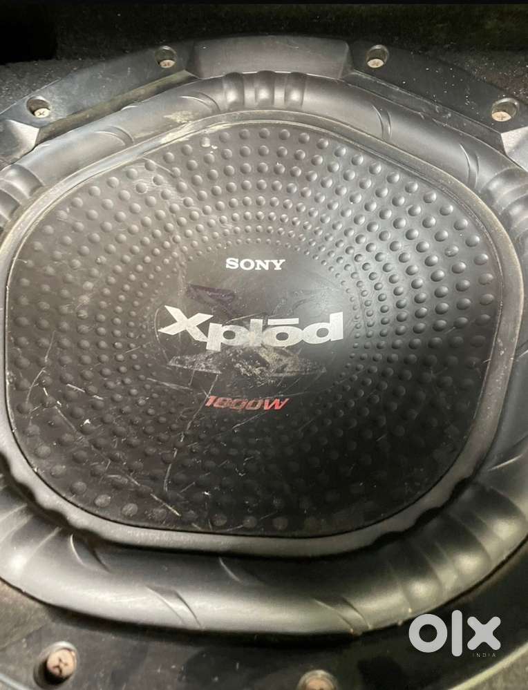 Woofer and amplifier