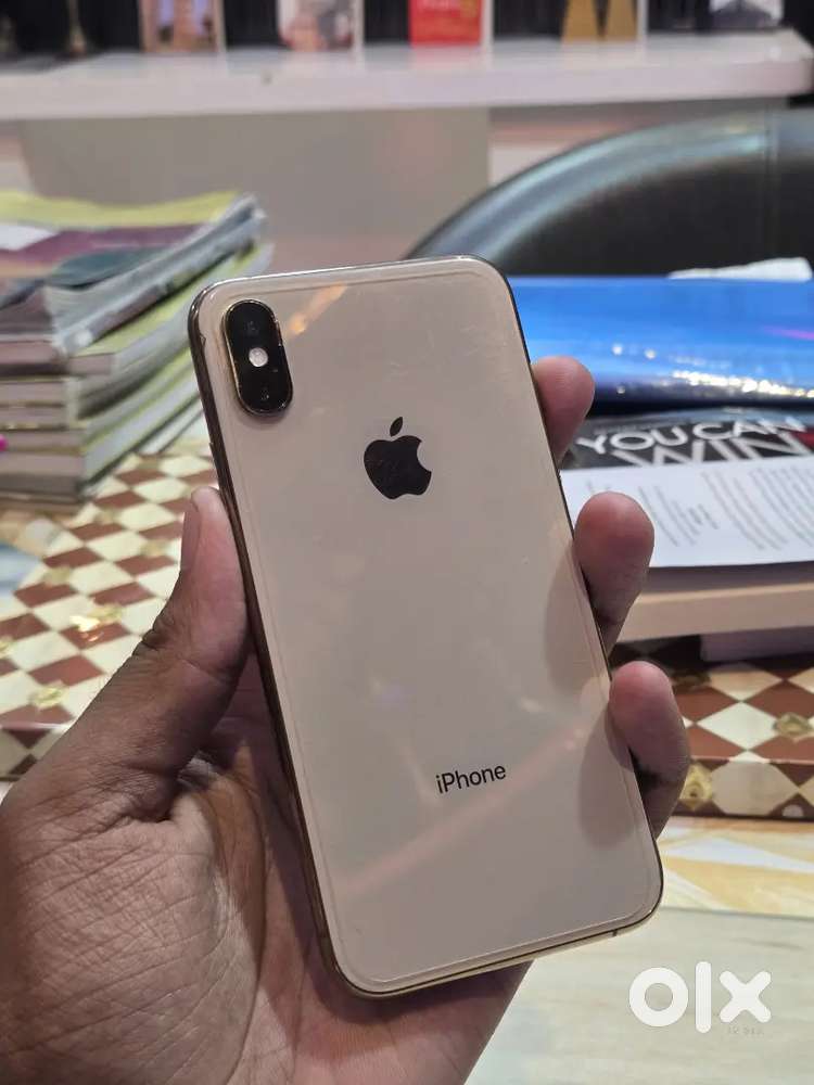 I phone xs Gold  64 GB all original