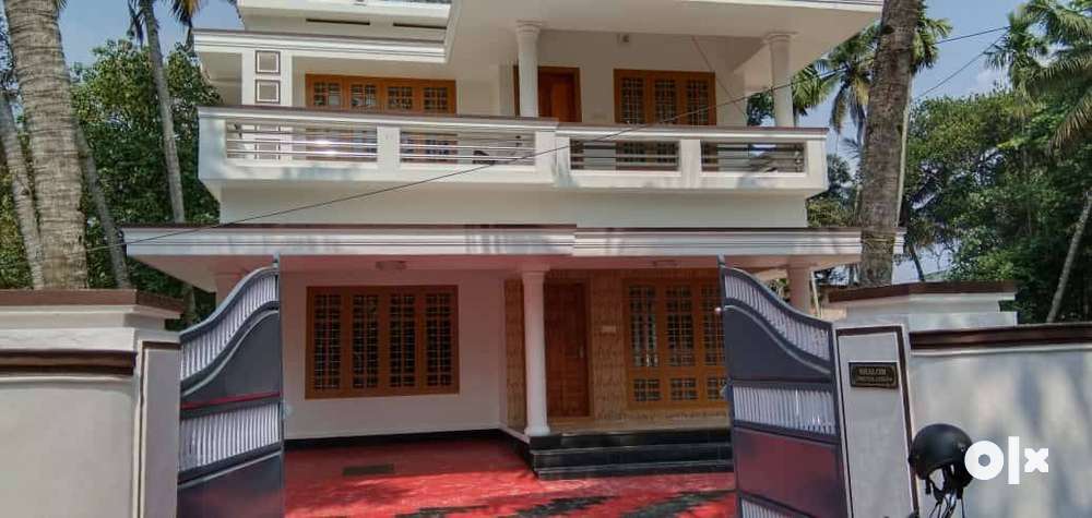 COMPOUNDED 2 FLOOR HOUSE FOR SALE BY OWNER