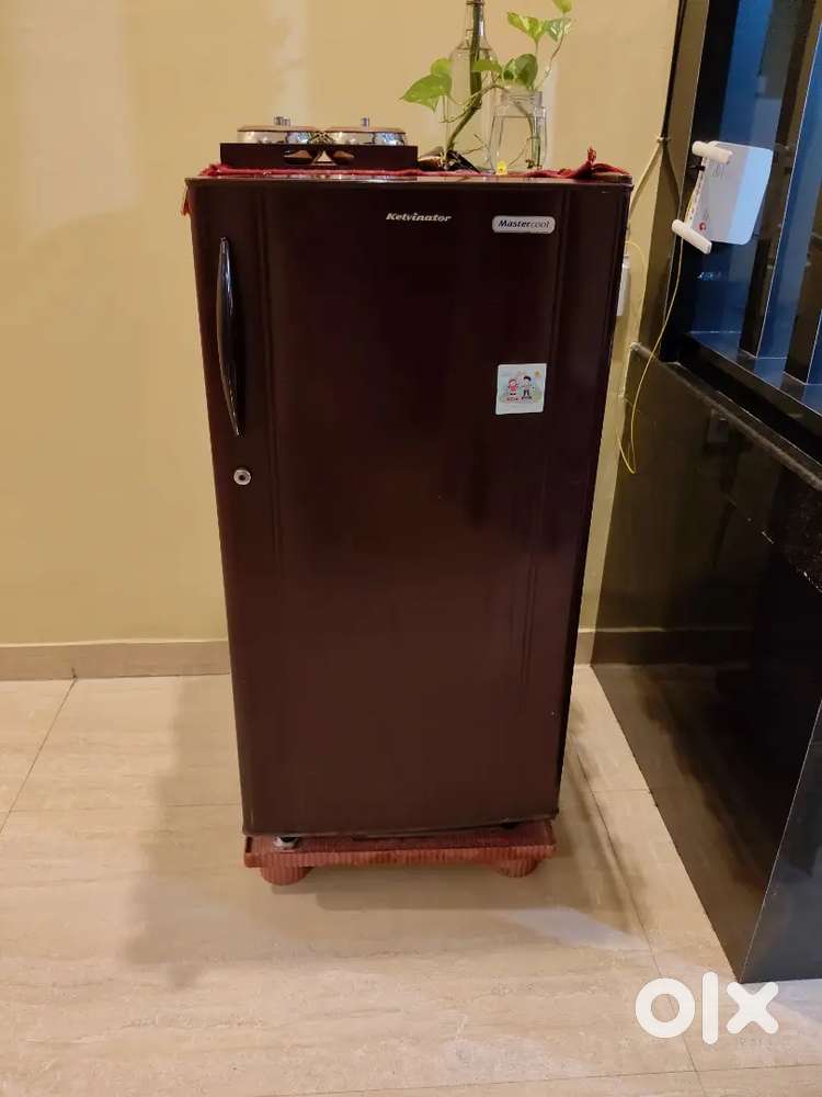 Selling fridge. Location sanfran ashok city