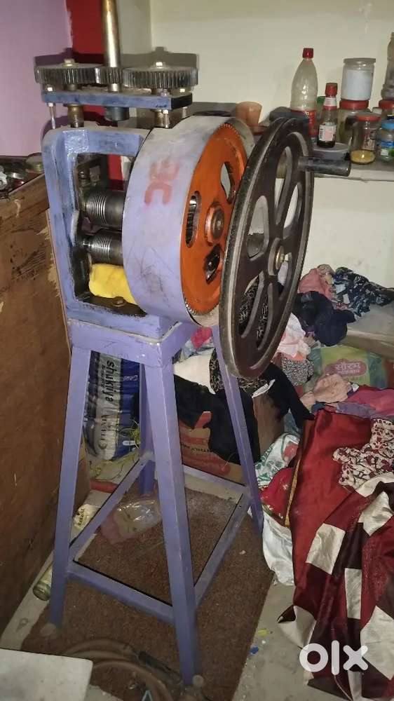 Jewelry rolling machine