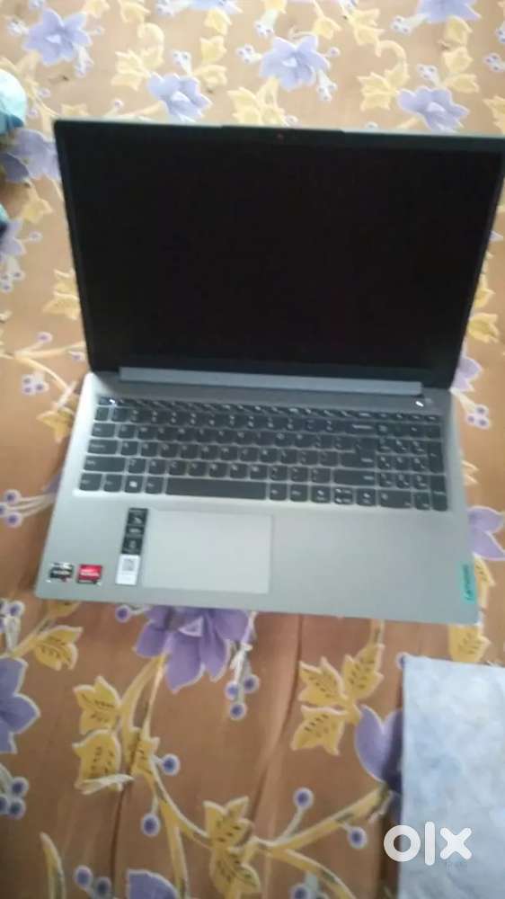 LENOVA IdeaPad slim 1Amd ryzen3 8GB 512GB SSD