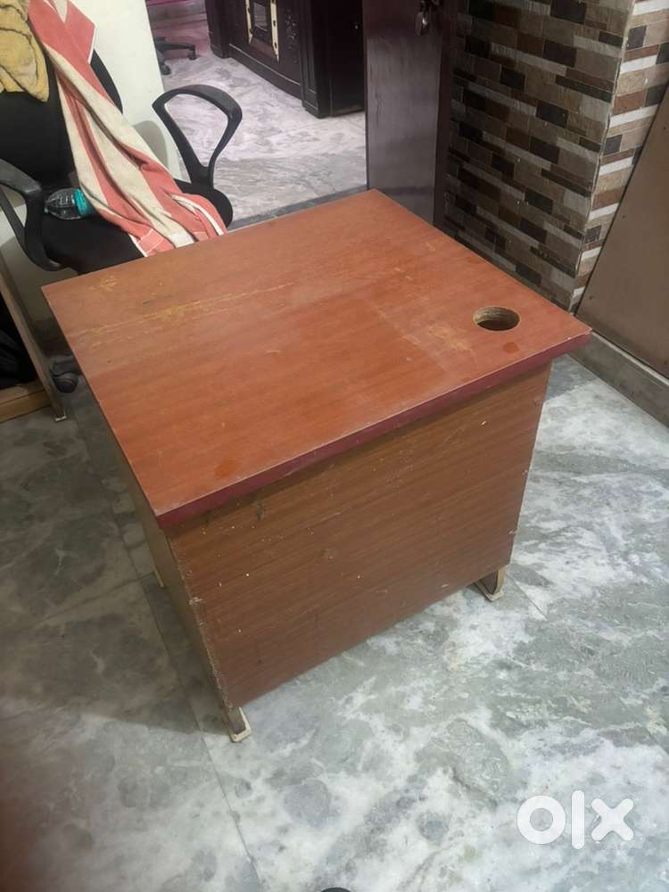 Computer table 2  and 2 revolving chairs @ 5000