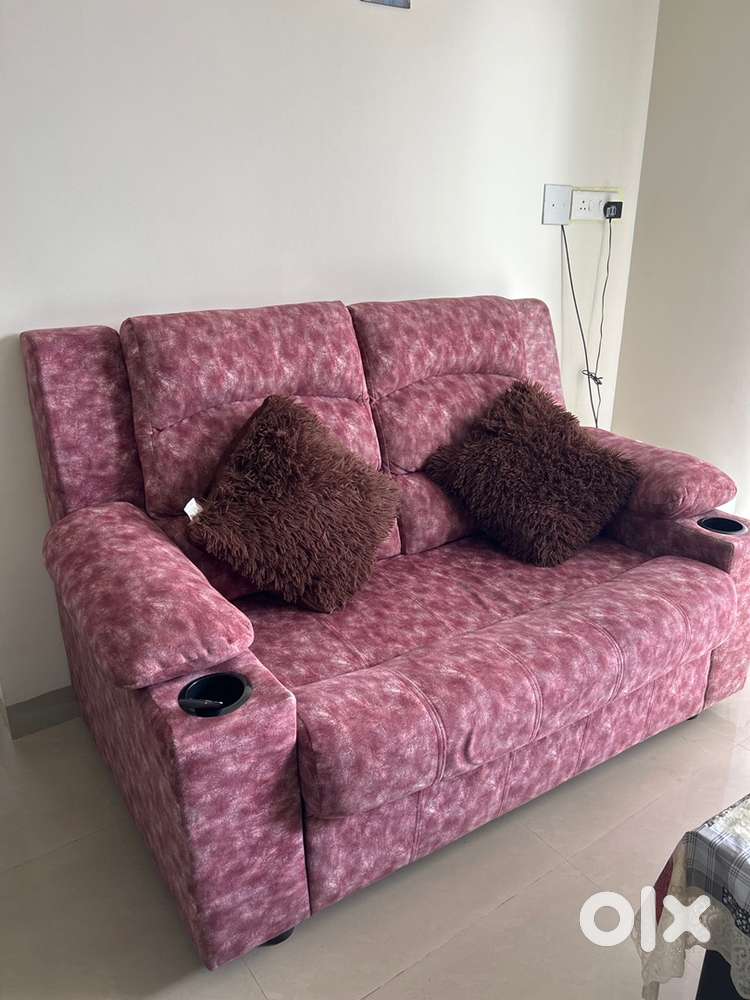 ️ Comfortable 2-Seater Sofa in Stylish Maroon Finish