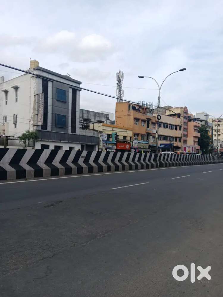 PERIAMET POONTHAMALLI HIGH ROAD COMMERCIAL PROPERTY FOR SALE