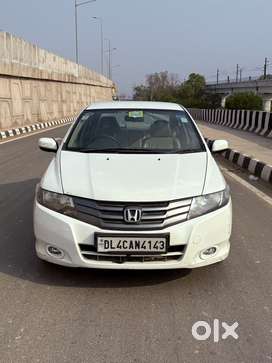 Honda City 1.5 V CVT i-VTEC MT, 2011, Petrol