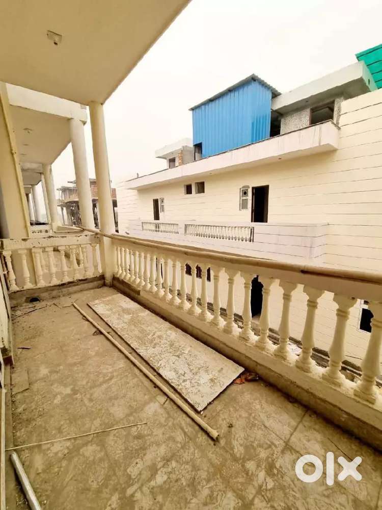 Green Villa's Semi Furnished Premium InGreater Noida (W) Sale 57 Lac
