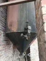 Refinery oil