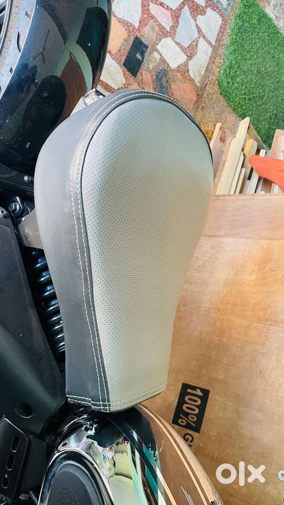 Jawa 42 bobber folding seat