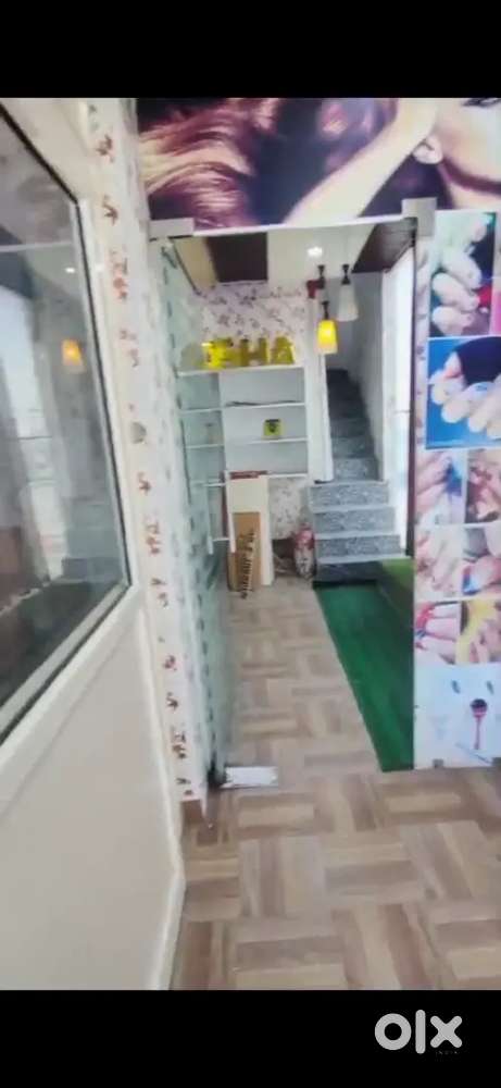 For rent available 3 cabin room with shower and washroom 1st floor