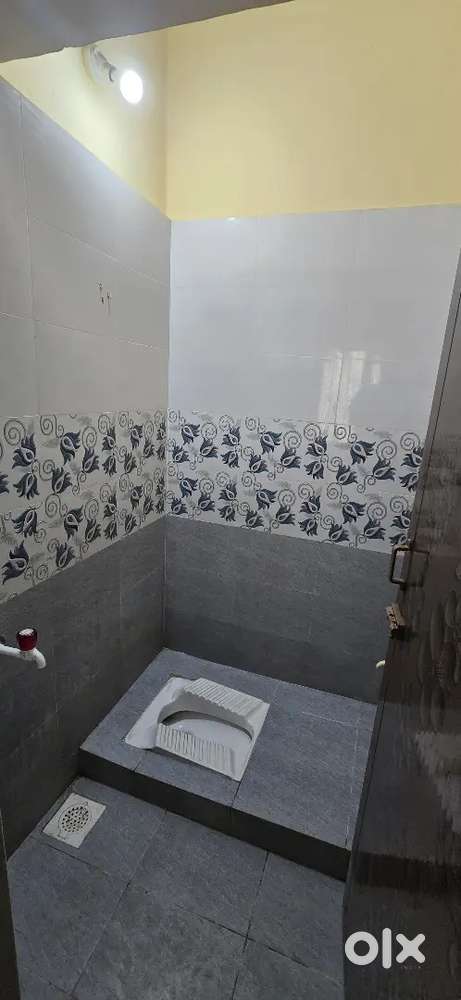 2 BHK WITH ATTACHED BATHROMM