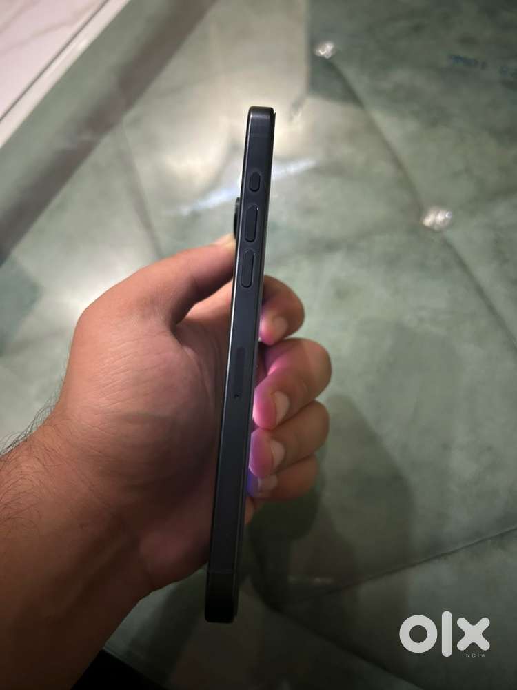 15 pro max 1.5 year old scratch less nonscratch battery 86%