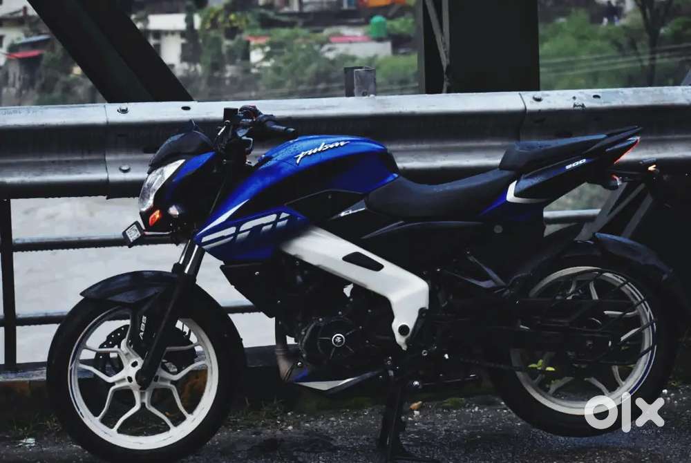 Pulsar ns200  model 2021 20,000 km 5 years