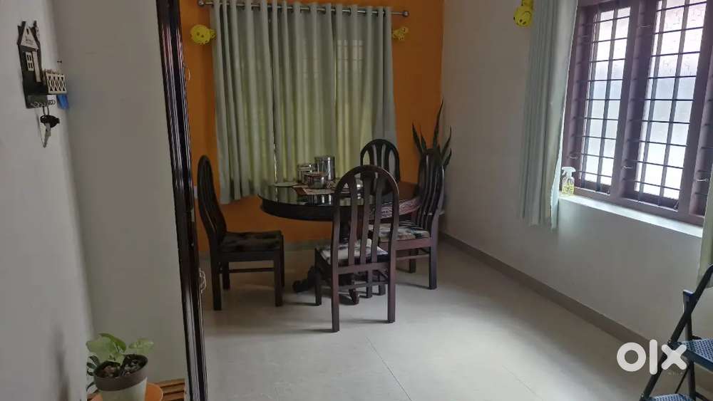 Dining table and 4 chair