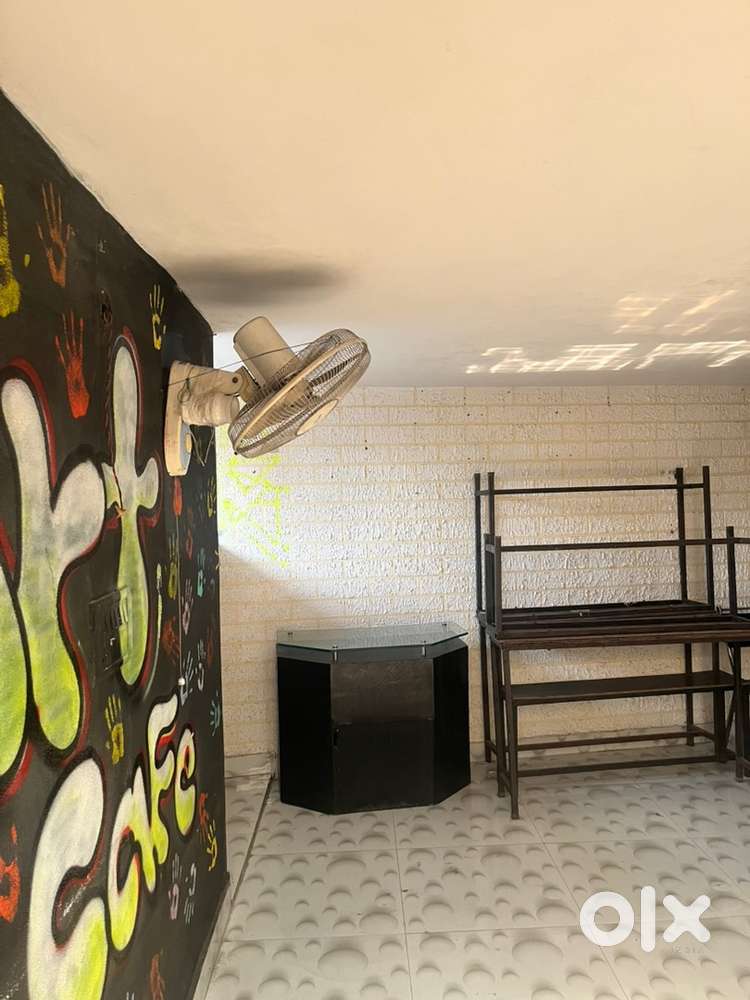 3rd floor on road buildingBest for office,small startups and many more