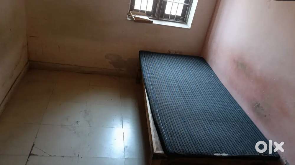 TO-LET FOR STUDENT NEAR COACHING HUB