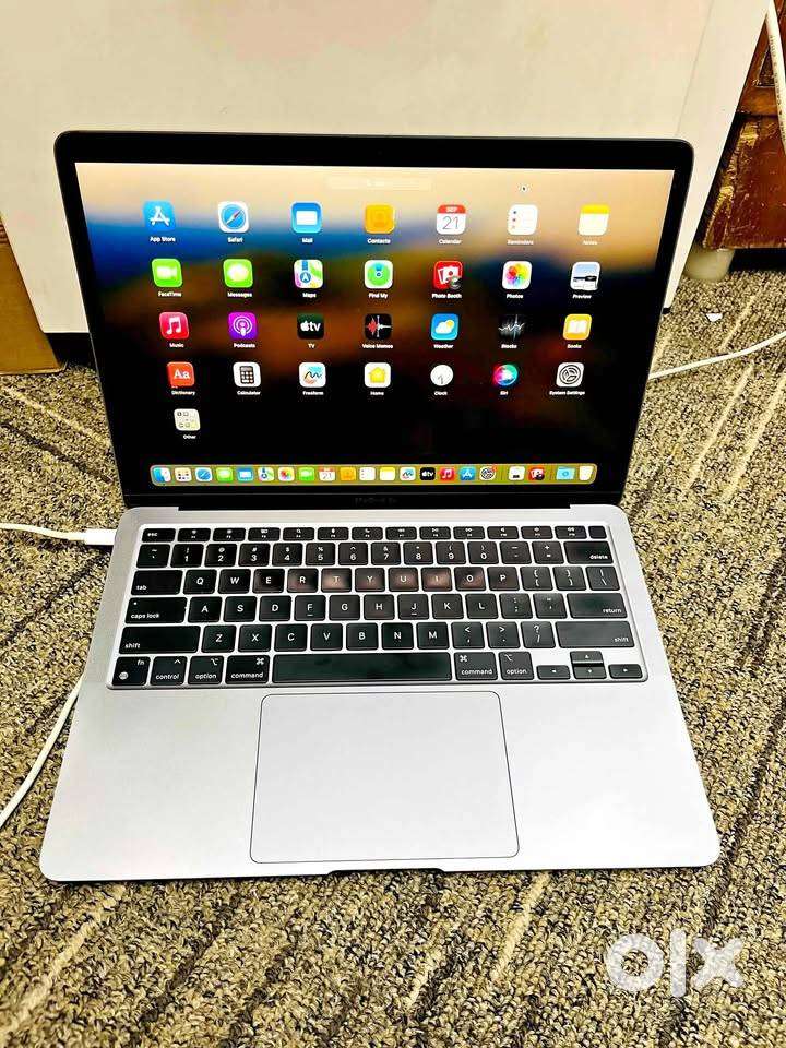 MacBook Air M1 - 8GB RAM, 256GB SSD, 13.3-inch Display