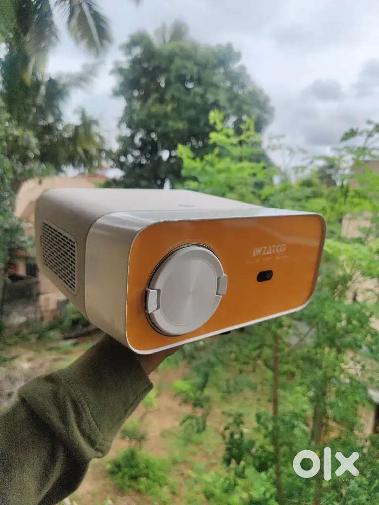 Wzatco projector