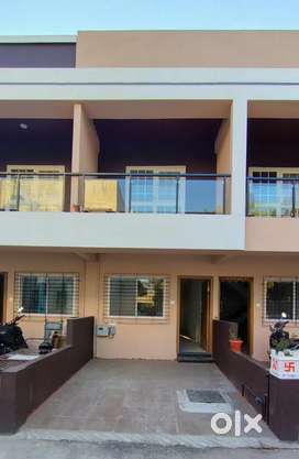 Muralicnadr Medos Row House