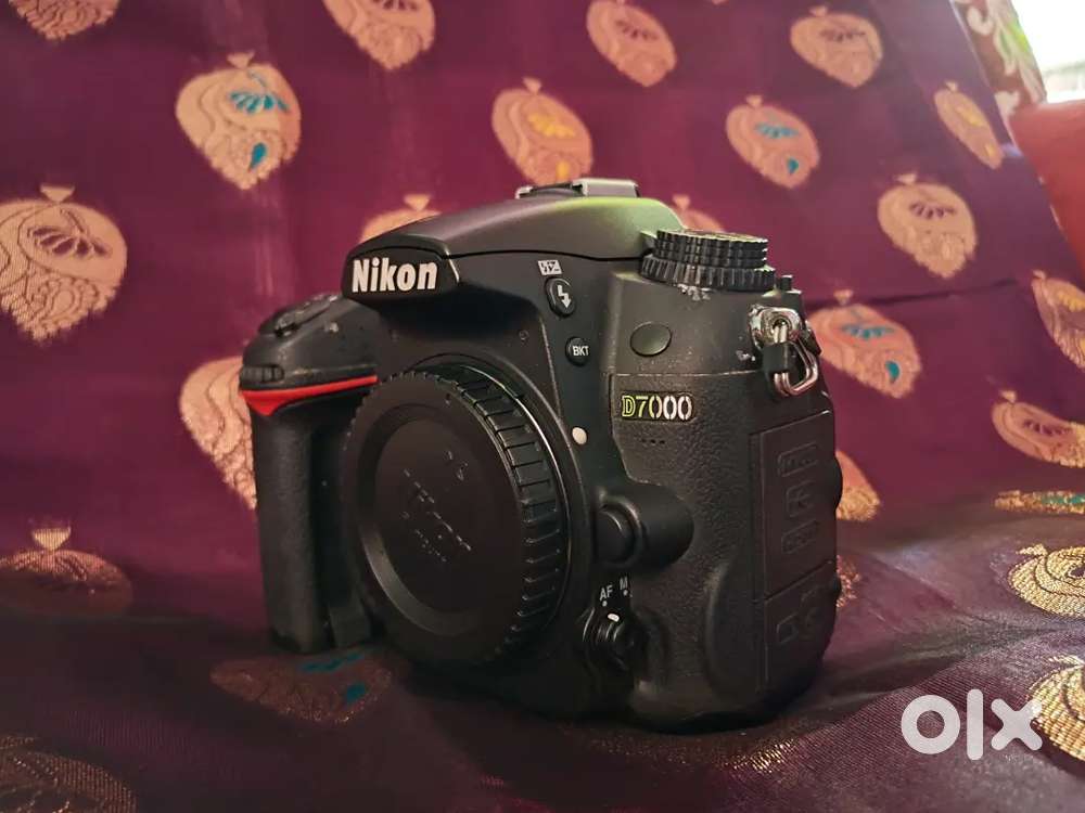 NIKON D7000 AND PROFESSIONAL DSLR.