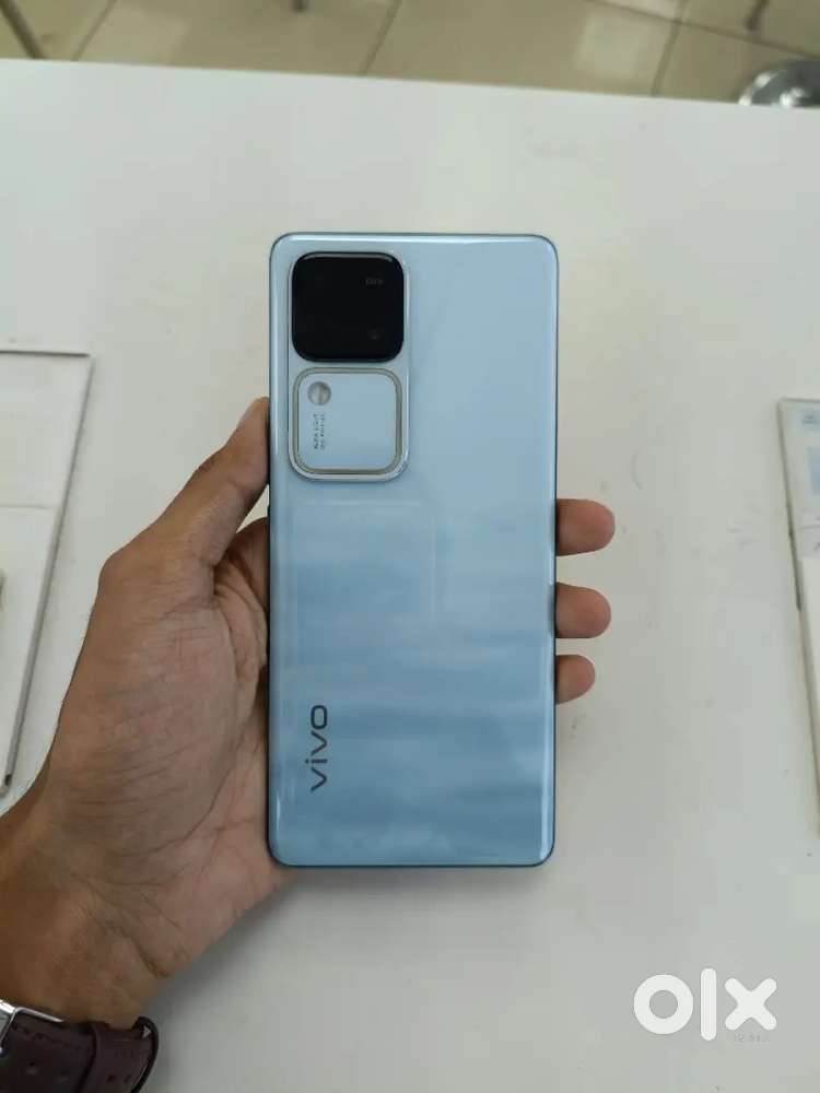 Mobile phone V30 8/128