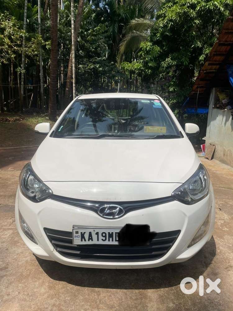 Hyundai i20 petrol 2013 sports model