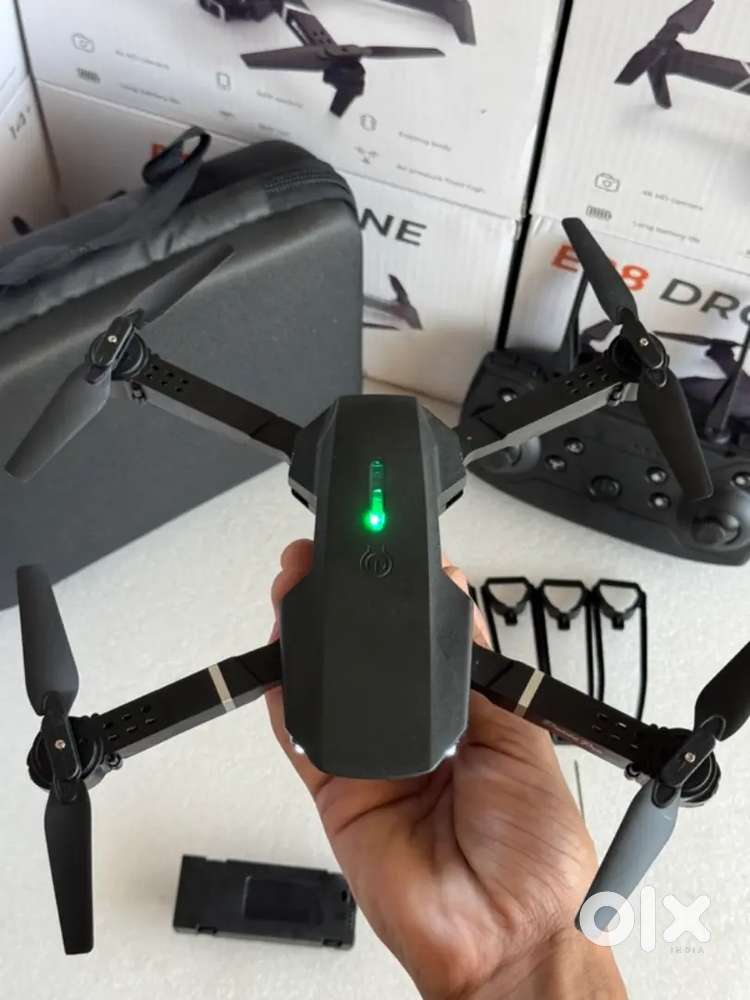 Drone camera new condition mein hai 2 battery hai Sath mein