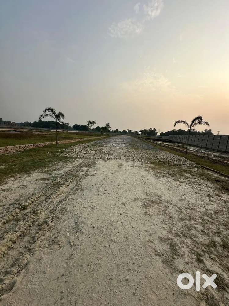 लखनऊ में परिवार के लिए शांत और सुरक्षित स्थान पर प्लॉट।