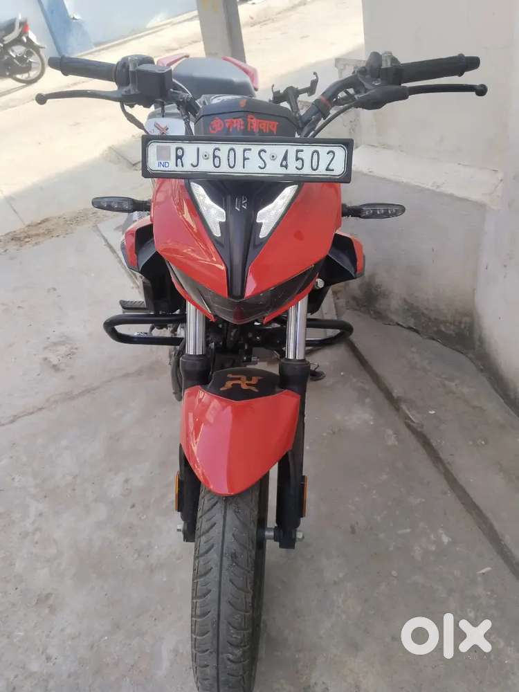 July 2025 Last ka model hai very good candition hai bilkul