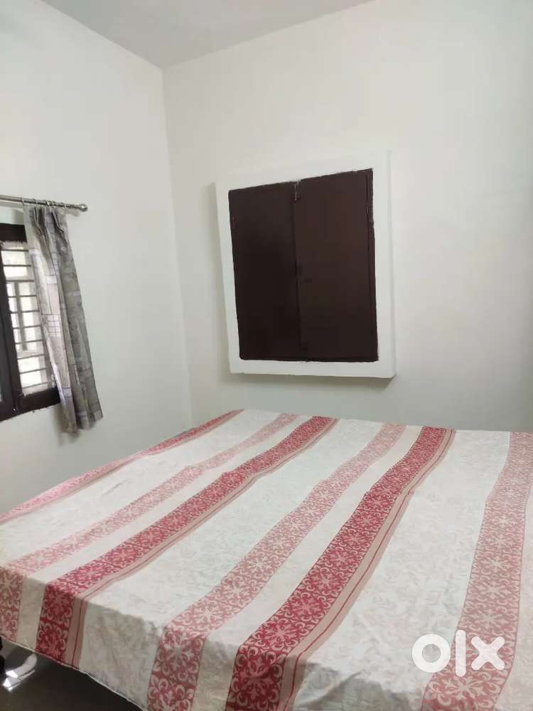 Room for rent for students/working boys (single occupancy only)