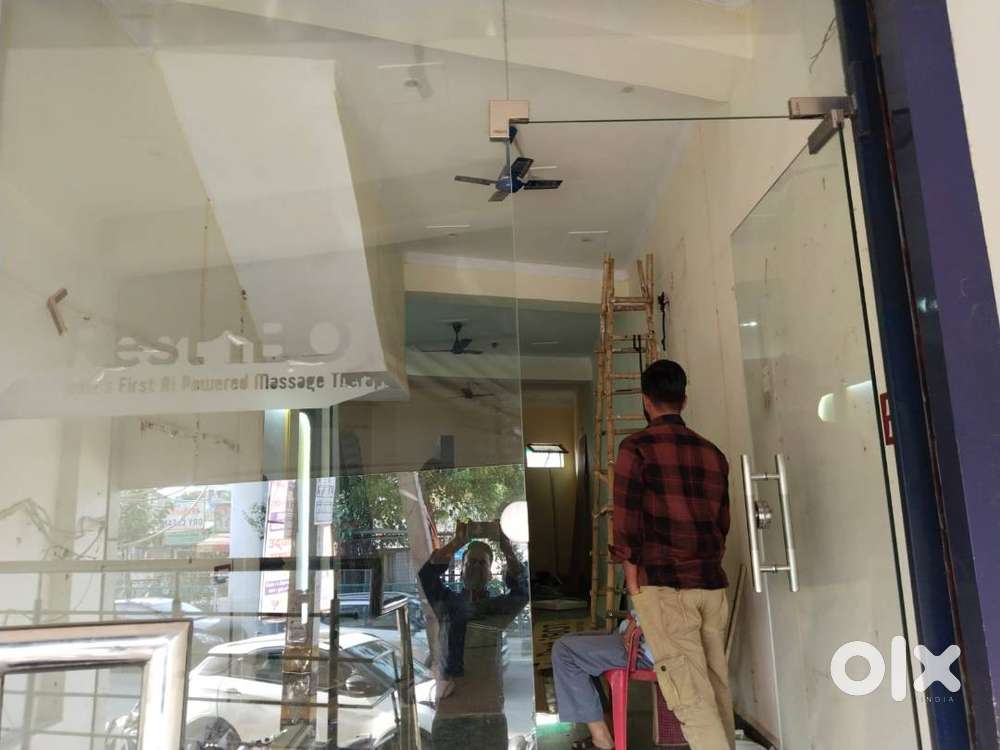 Spacious 720 sq ft area available for rent Shop or Offices