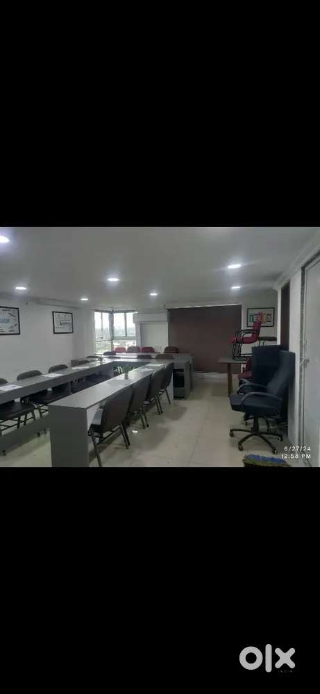 For Rent Office 1450 sq ft  Usmanpura.