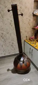 One Traditional manual Tanpura for sale in excellent condition.