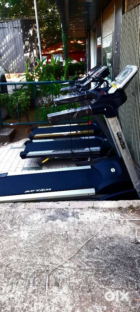 Automatic Moterzid treadmill Used or new under warranty