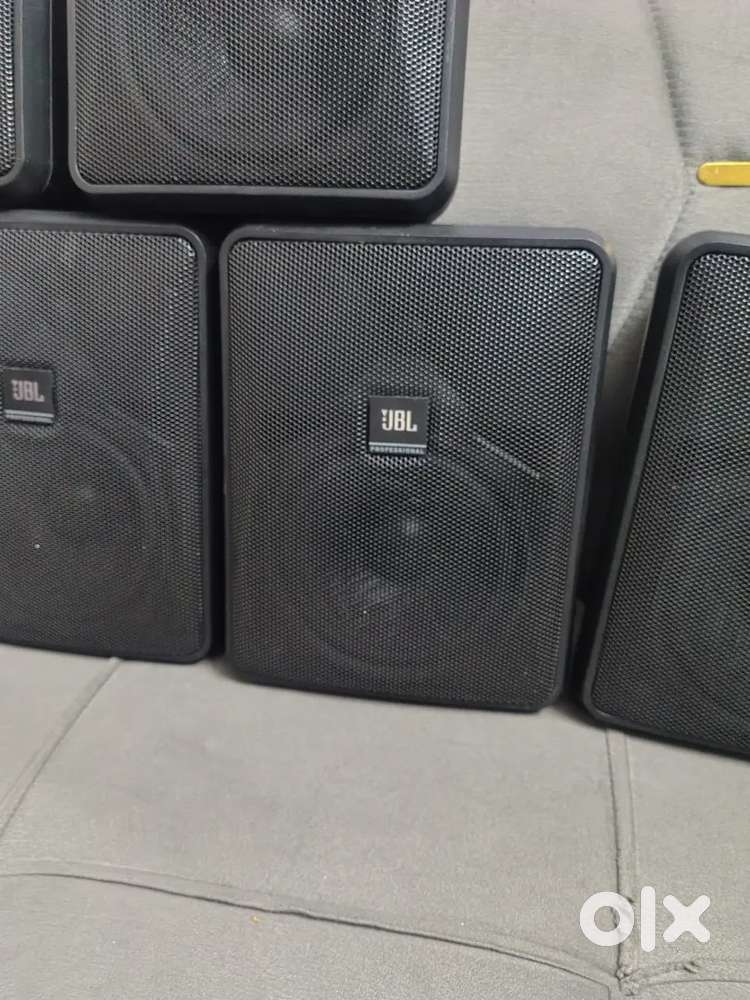 Crown 202power amplifier and jbl control 25 speaker