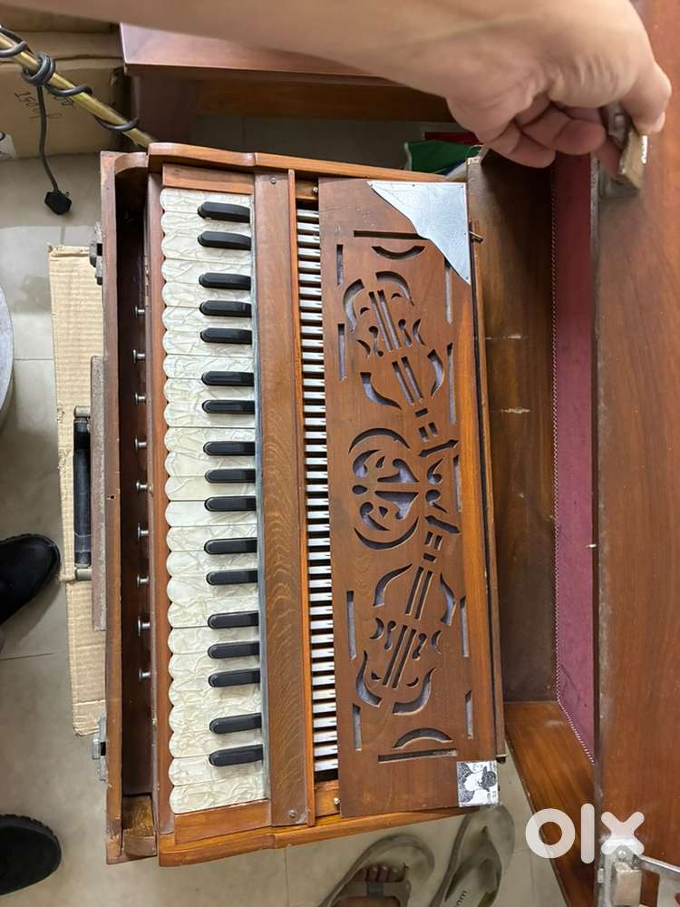 Vintage harmonium