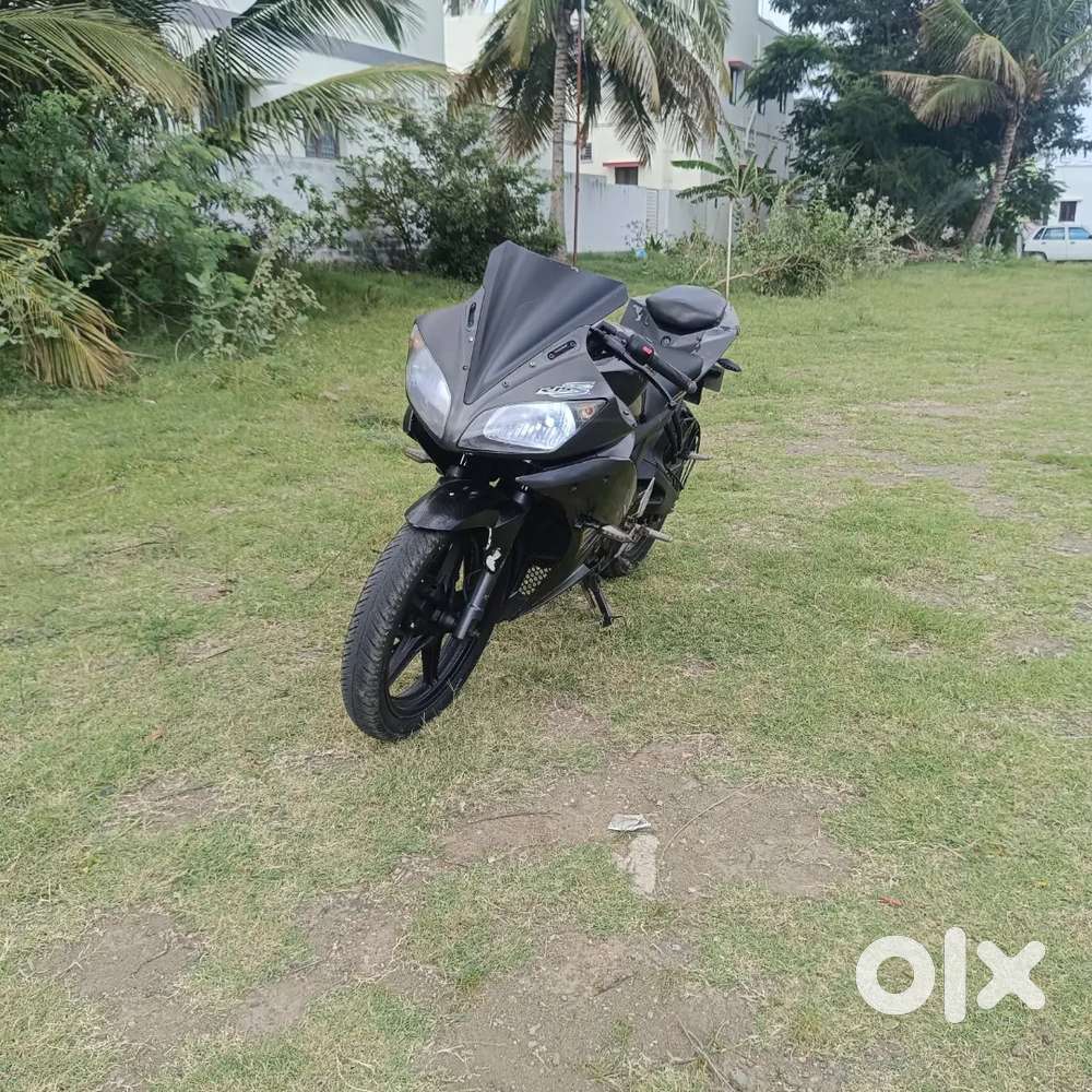 Yamaha R15 V2