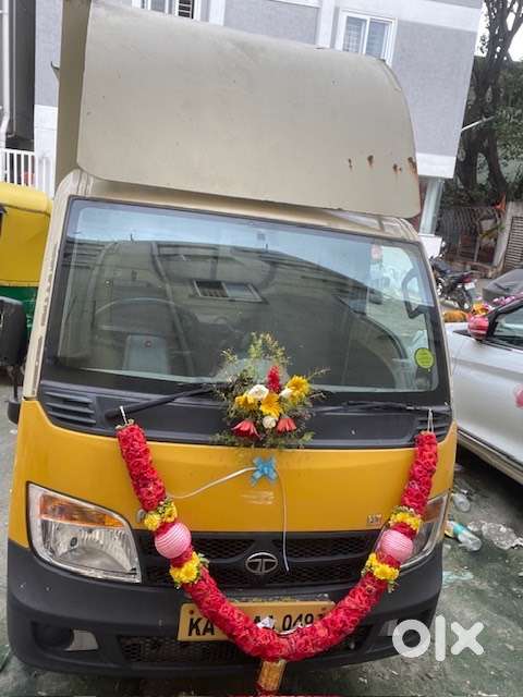 Tata Ace HT with Fast food option