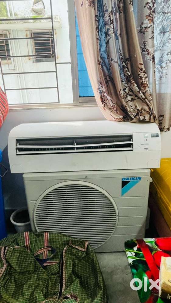 DAIKIN AC 1.5 Ton