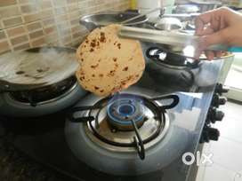 Roti banane wala chahie or bartan dhone wala