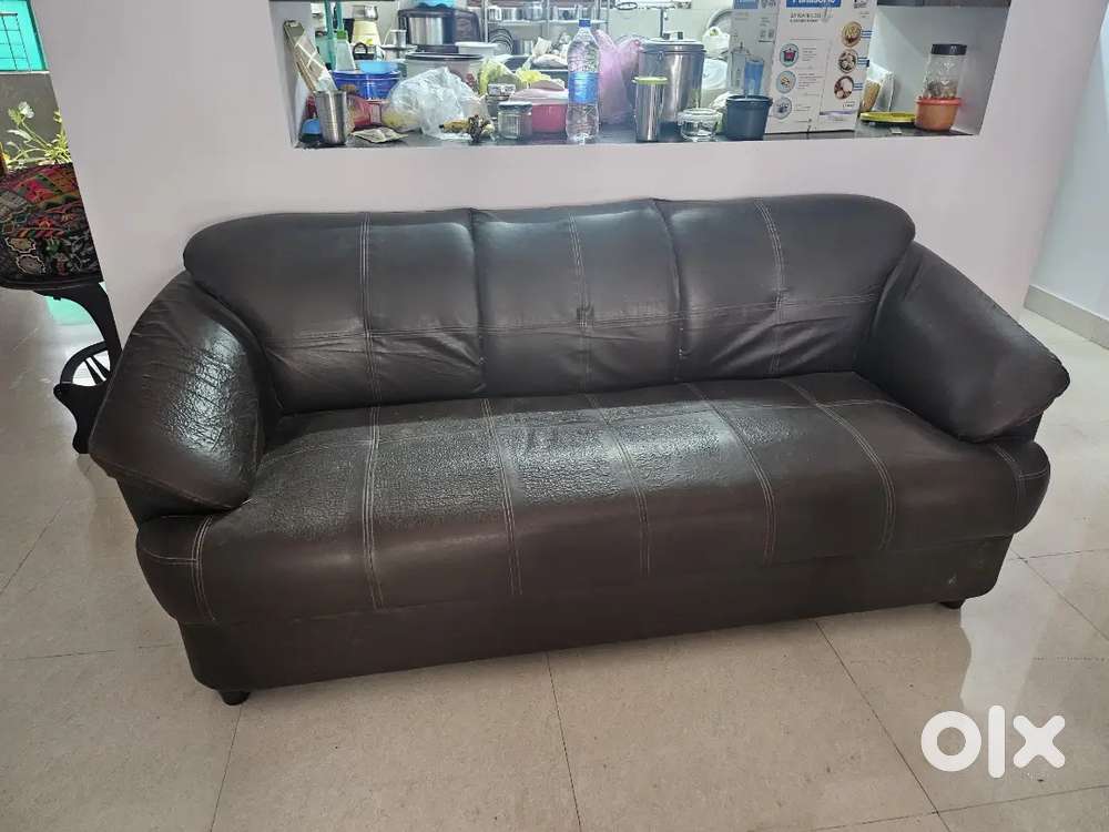 3 seater sofa for immediate sale