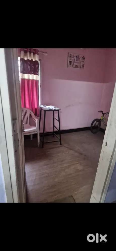 2bhk semi furnish flat rent.at college road nasik